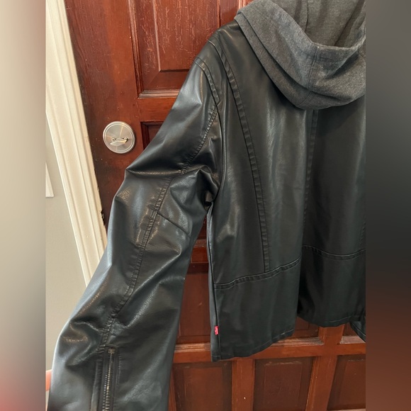 Men’s Levi faux leather jacket - Picture 7 of 10
